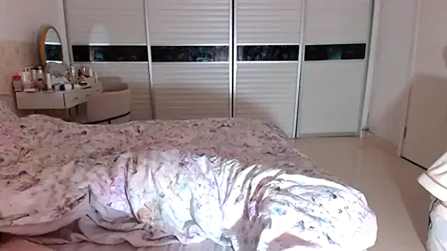 Miu1_girl on StripChat