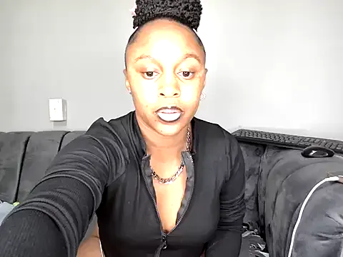 StripChat Pearl_00 is Freechat Pearl_00 — Ride dildo and squirt