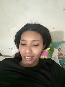 Freechat sensitive_brunette on StripChat