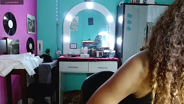 Freechat sensitive_brunette on StripChat