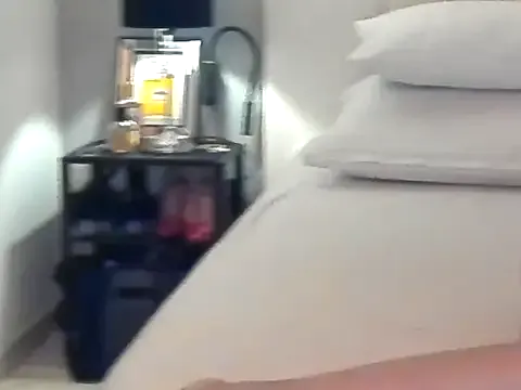 Freechat simonacavali on StripChat