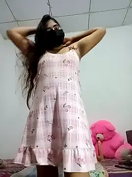 Freechat SLZAARA on StripChat