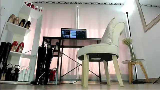 solsmithxx on StripChat