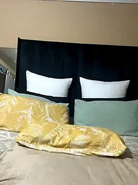 Freechat THICKBUNNYCHICKxxx on StripChat