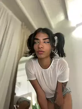 Freechat TweetiePieXXX on StripChat