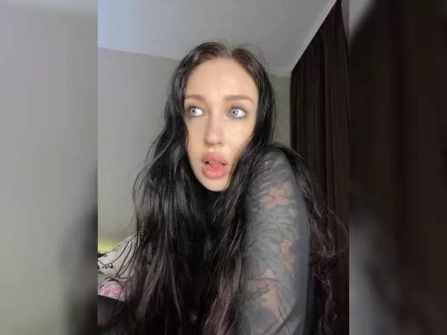 Offline -CrystalZ- on BongaCams