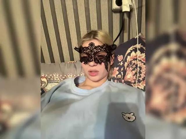 Offline -LittleWitch- on BongaCams