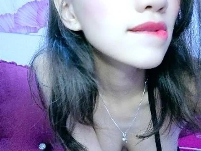 Offline Aimee120 on BongaCams