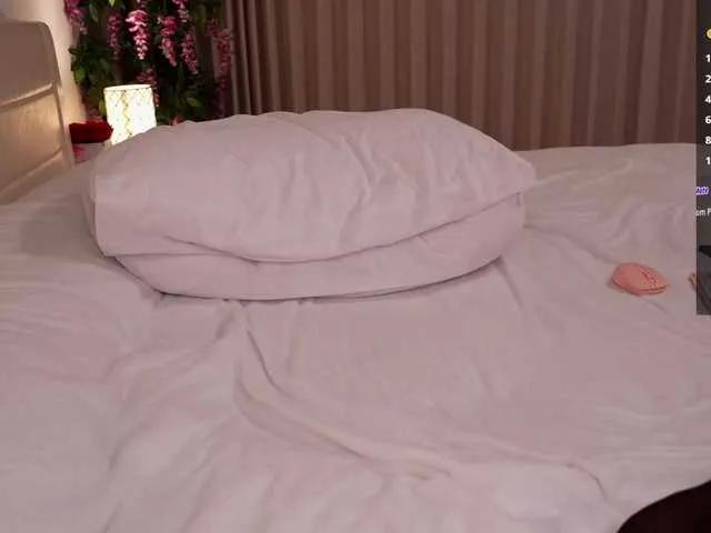 BabyEllen — High vibrations that make me cum. Dildo and finger play. Squirt