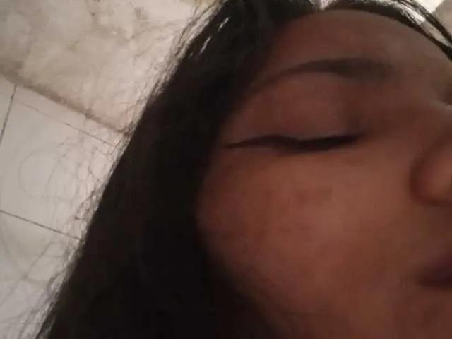 Offline Bombonzin on BongaCams