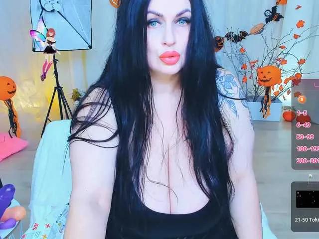 Offline CharlinneSi on BongaCams