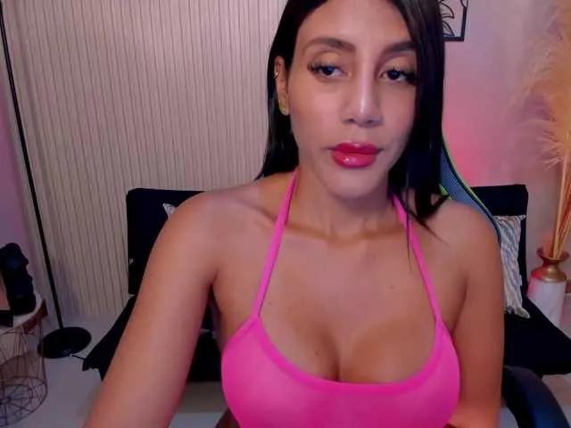 Offline charlotte-Cox on BongaCams