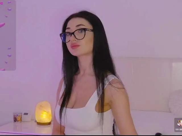 Offline Chiaralovee on BongaCams