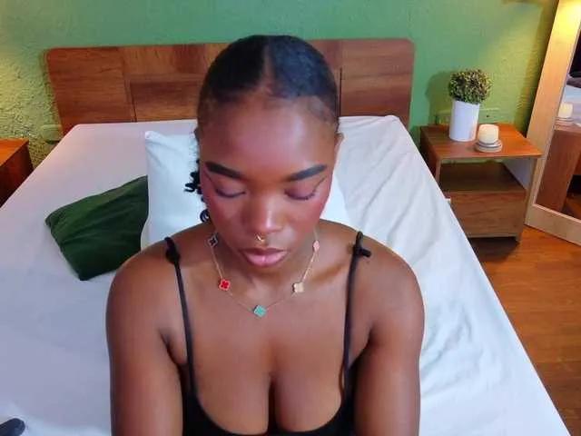 Offline Chocolatte-dreams on BongaCams