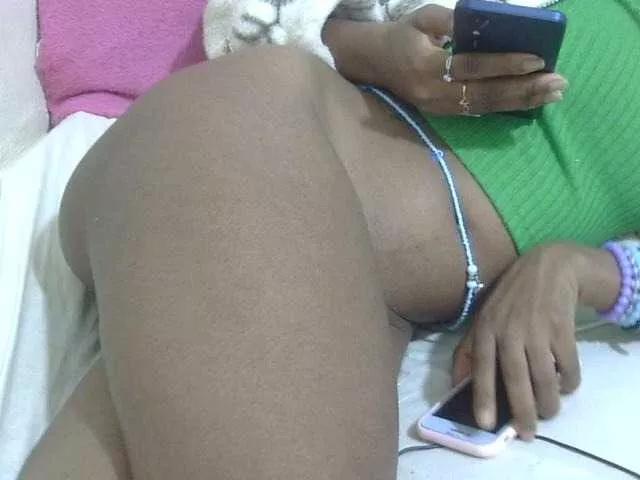 Offline Cuteavril on BongaCams