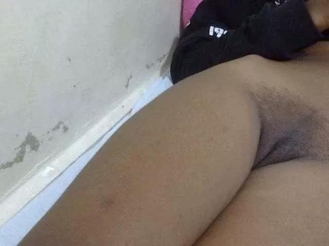 Offline Cuteavril on BongaCams