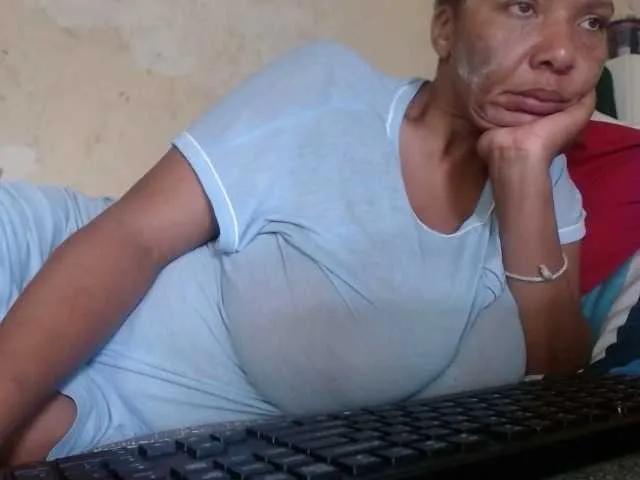 Offline diamondboobs44dddx on BongaCams