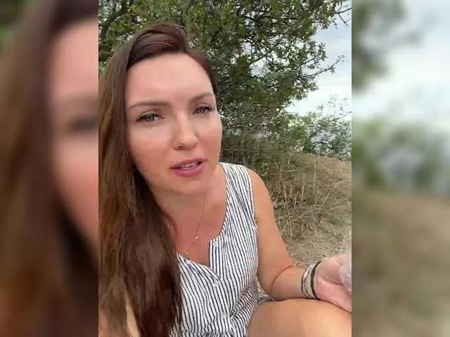 Offline DIVORA on BongaCams