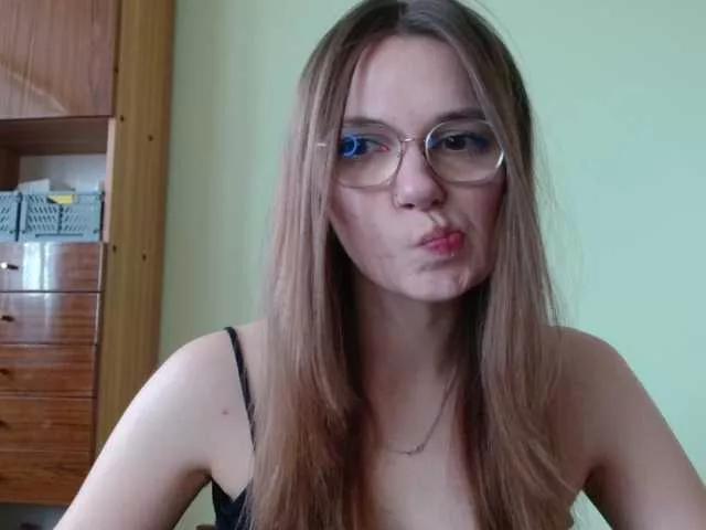Ellyxcute on BongaCams 