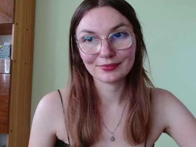 Ellyxcute on BongaCams 