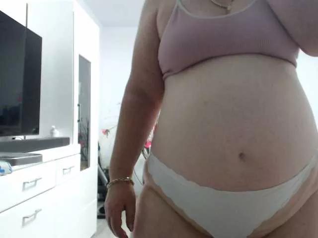 Offline Emyllywhite on BongaCams