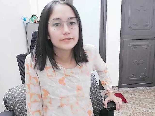 Offline Hana099 on BongaCams