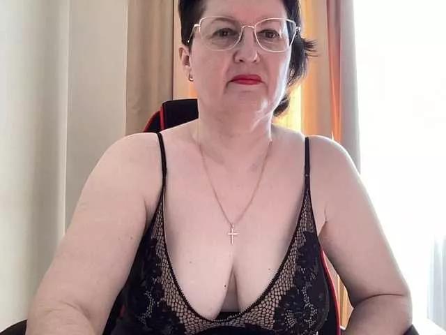 Freechat HotMilfPussy on BongaCams