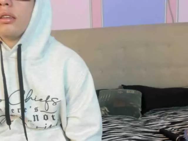 Offline JacksonnScarlett on BongaCams