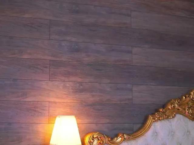 Offline JuicyJessye on BongaCams