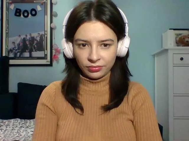 Larice — What turns me on the most is talking about sensual fantasies, kissing and licking, teasing, sexy lingerie, high heels, when you treat me like a princess