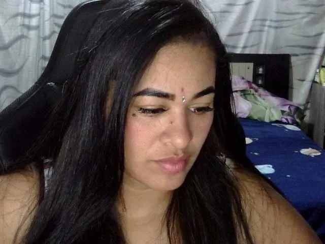 Letty33 on BongaCams 