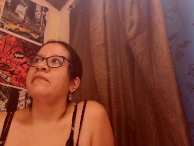 Offline lucyLUxxx on BongaCams