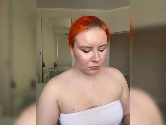 Offline LunaLu13 on BongaCams