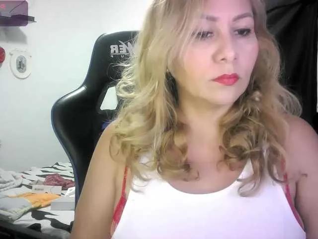 Offline Mariana0x on BongaCams