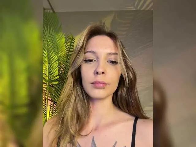 Offline Maribett on BongaCams