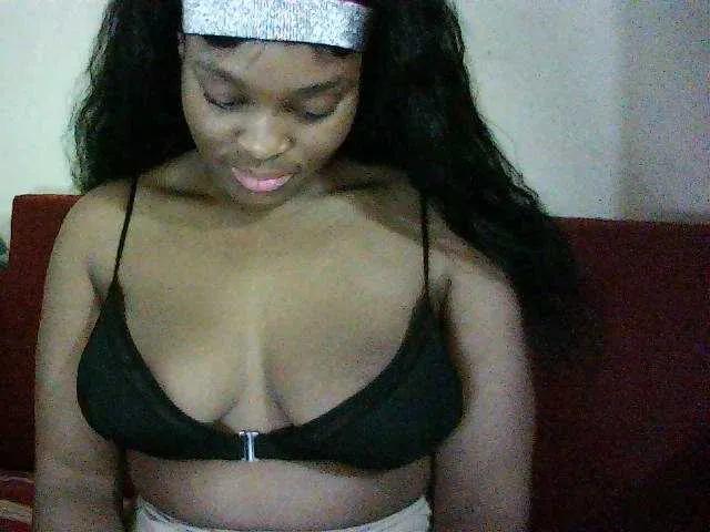 Offline Mercedes-bunz05 on BongaCams