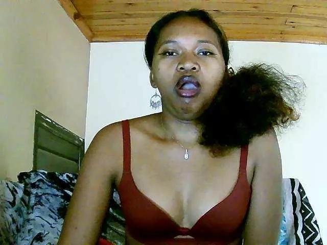 Freechat NadiaLoverwy on BongaCams