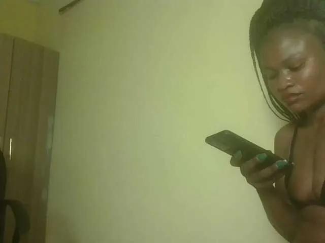 Freechat queenivy on BongaCams