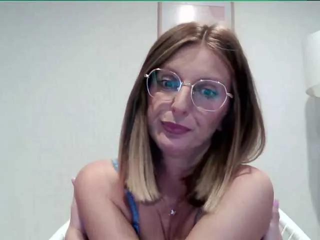 Offline RachellaFox on BongaCams
