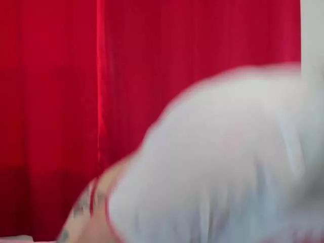 Offline SaraDesireXO on BongaCams