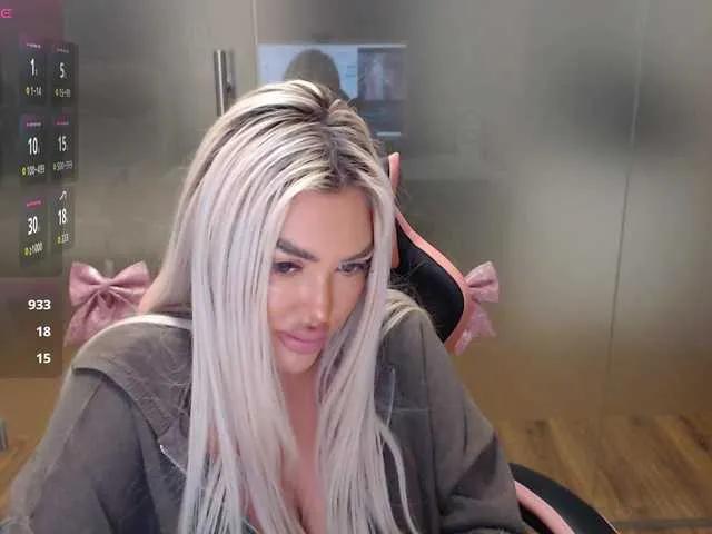 BongaCams SarahStone is Freechat SarahStone — I can make you so hard with just my words or my moans.