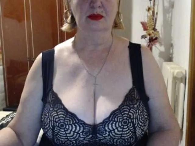 BongaCams secretfox is Freechat secretfox — Deep and passionate love, yeah you might get hurt but it is the only way to live the life fully