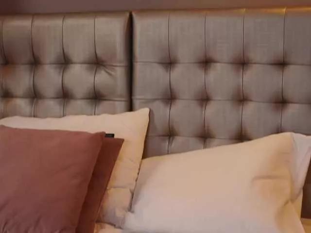 Offline SharonStarr on BongaCams