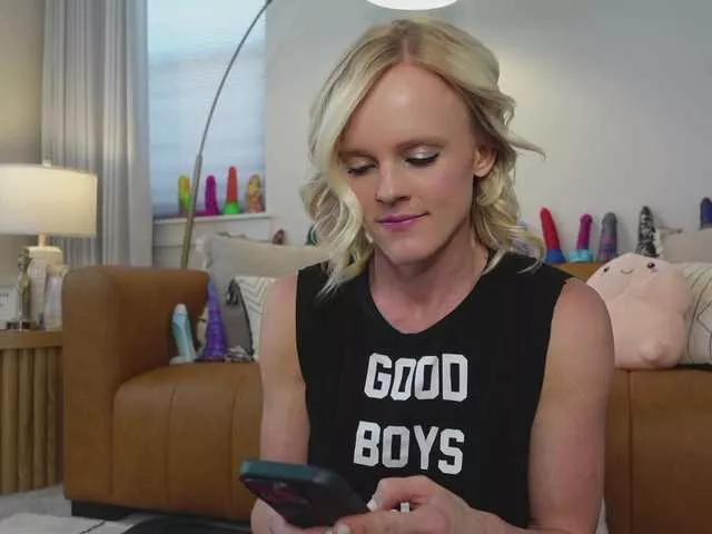 Offline TaylorLove303 on BongaCams