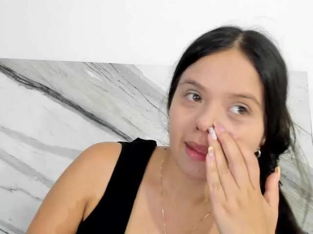 Offline thamiina on BongaCams