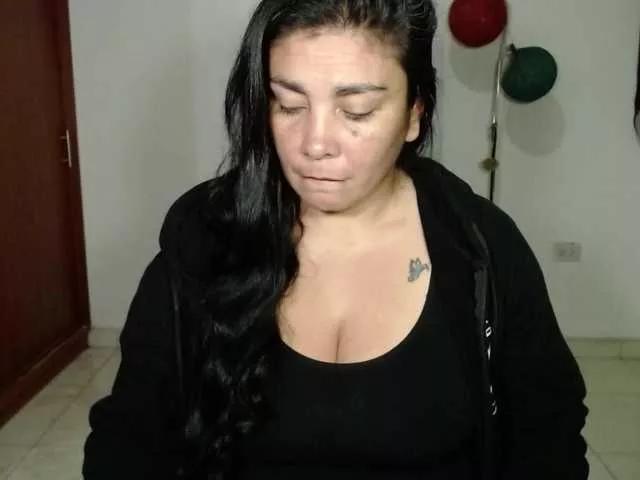 vivian-milf-paint on BongaCams 