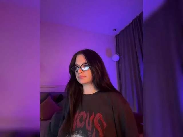 Offline WhoreMira on BongaCams