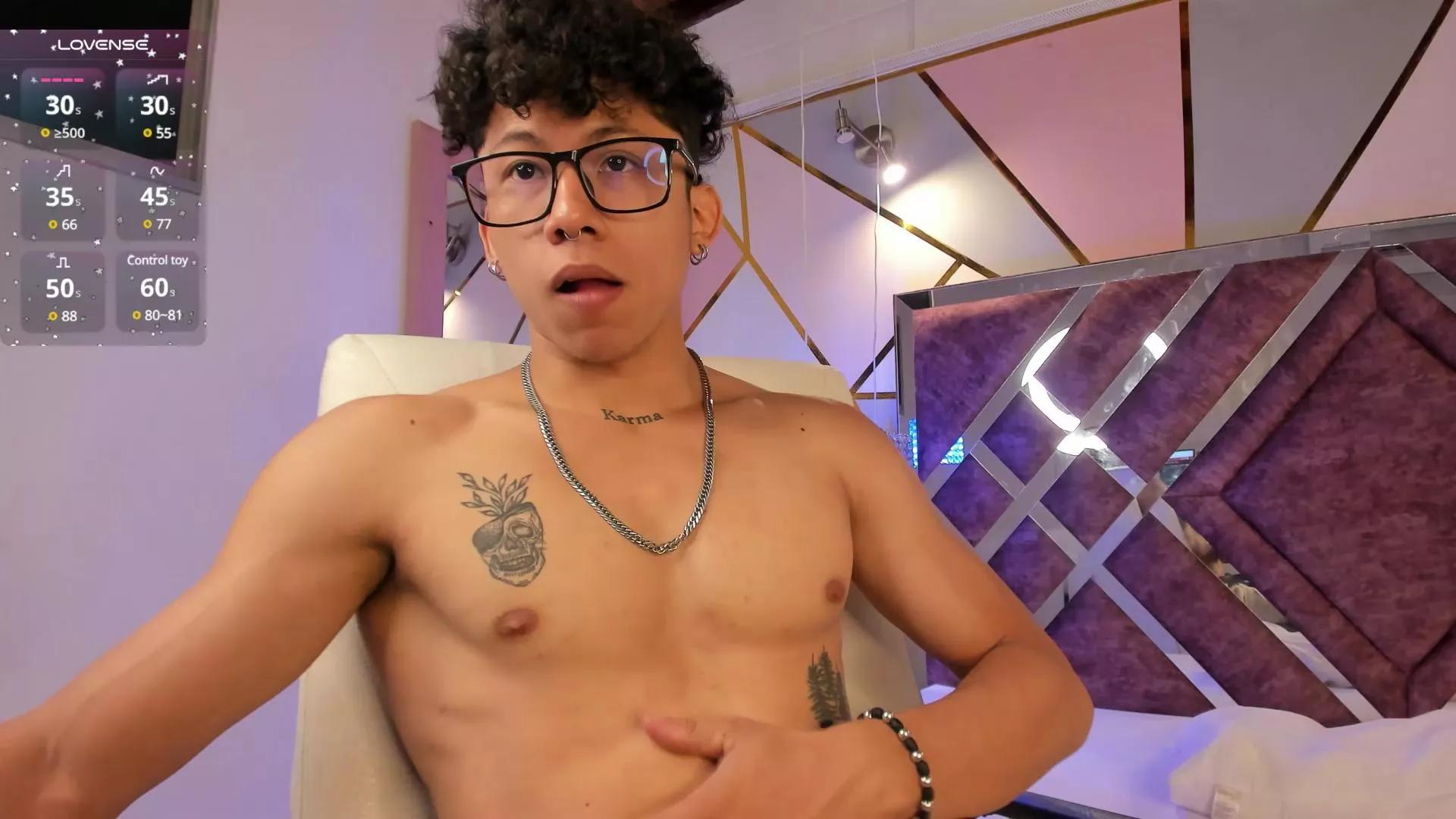 Offline Akaza_ on Cam4