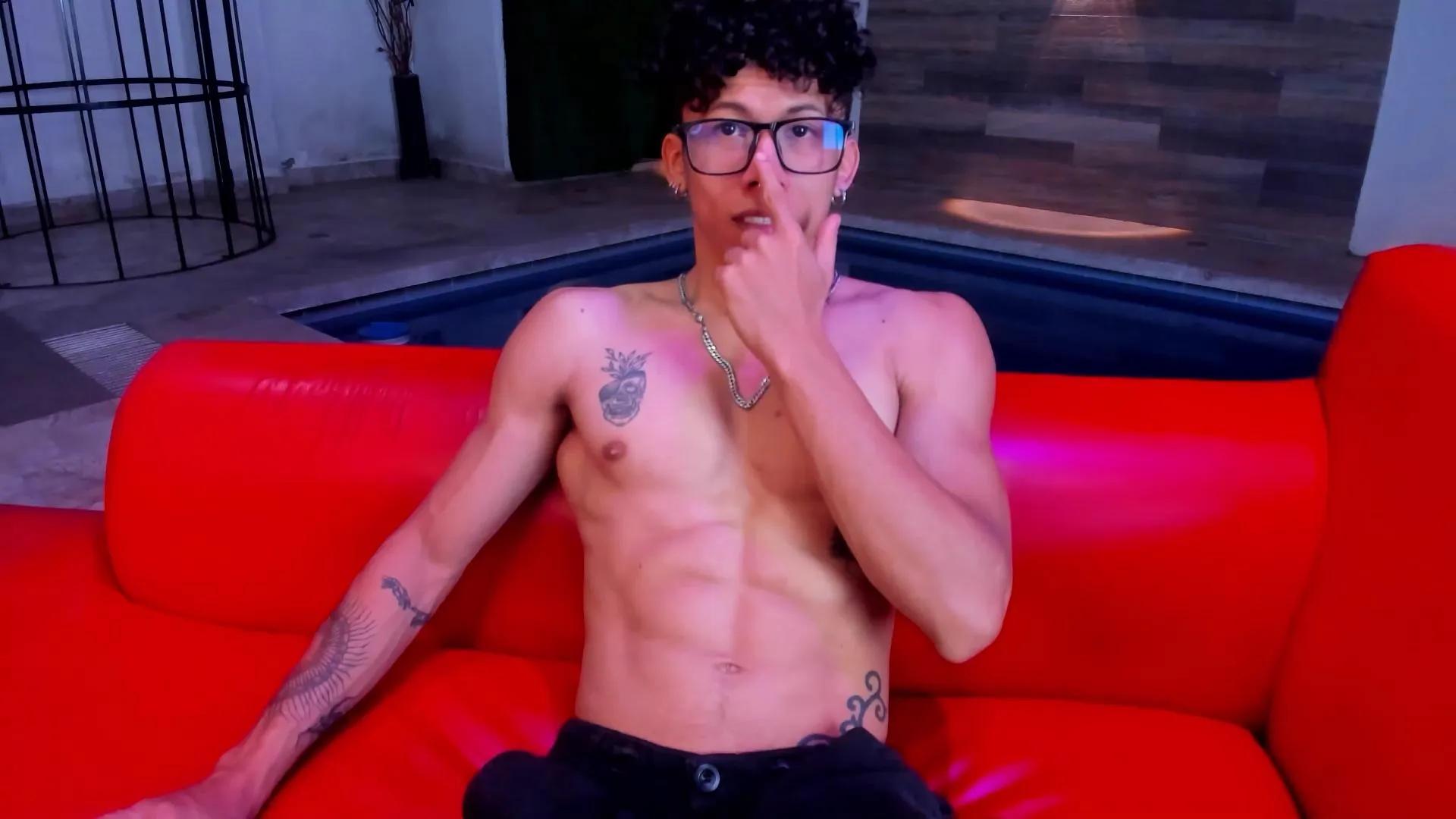 Offline Akaza_ on Cam4