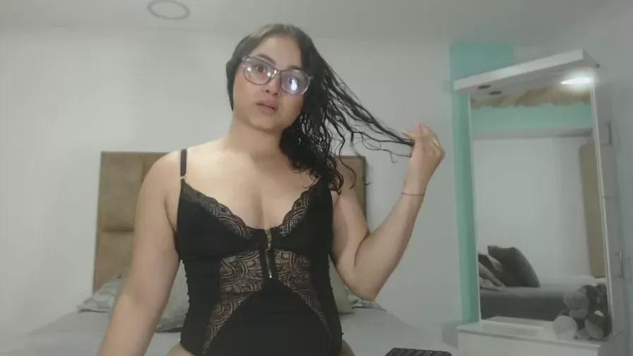 Offline aleejhandra on Cam4